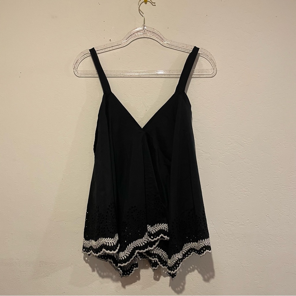 Chic Black Sleeveless Top with Lace Trim